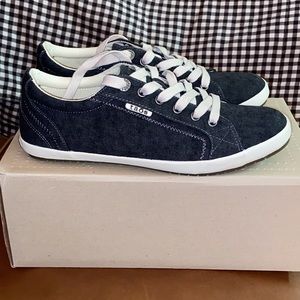 Women’s Taos Canvas Shoes